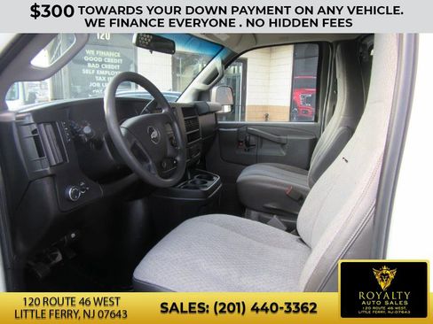 Used 2017 Chevrolet Express 2500 image 38