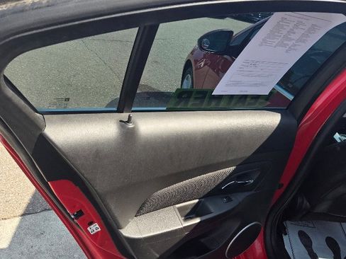 Used 2016 Chevrolet Cruze LT image 12