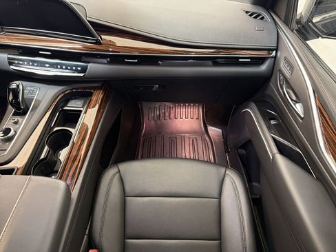 Used 2022 Cadillac Escalade ESV Luxury RWD image 26