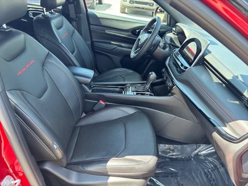 Used 2025 Jeep Compass Trailhawk w/ Trailhawk Elite Group AWD/4WD image 31