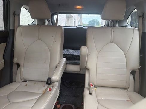 Used 2021 Toyota Highlander XLE FWD image 11
