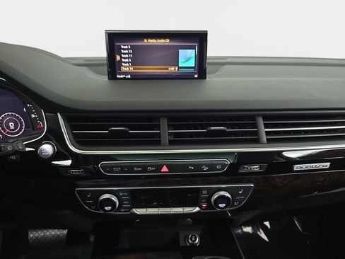 Used 2018 Audi Q7 3.0T Prestige w/ Prestige Package AWD/4WD image 23