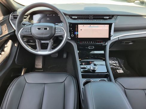 New 2026 Jeep Grand Cherokee Limited image 4