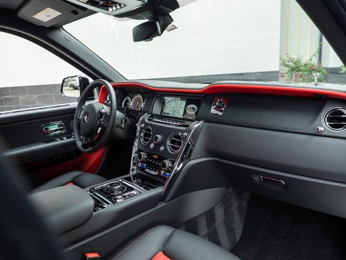 Certified 2023 Rolls-Royce Cullinan w/ Dark Exterior Package image 2