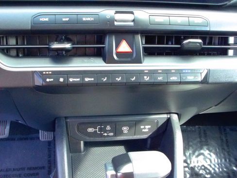 Used 2025 Kia K4 FWD image 21