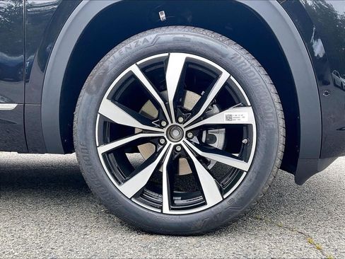 New 2026 Volkswagen Atlas Cross Sport SEL Premium R-Line AWD/4WD image 8