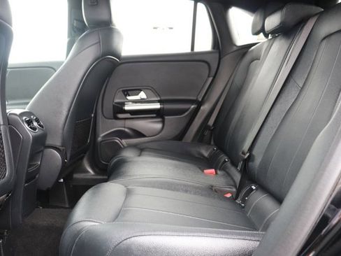 Used 2025 Mercedes-Benz GLA 250 image 14