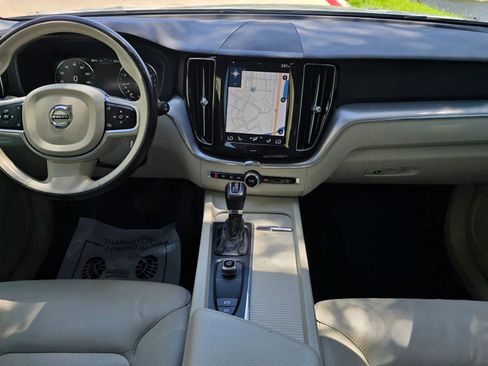 Used 2018 Volvo XC60 T6 Momentum w/ Vision Package AWD/4WD image 25