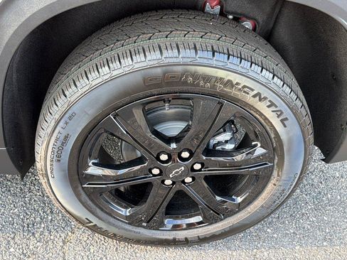 New 2027 Chevrolet Traverse LT w/ Midnight/Sport Edition FWD image 12