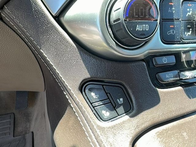 Used 2018 Chevrolet Suburban Premier AWD/4WD image 26
