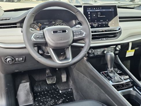 New 2026 Jeep Compass Limited image 33