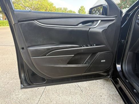 Used 2013 Cadillac XTS w/ Rear Seat Comfort Package FWD image 27