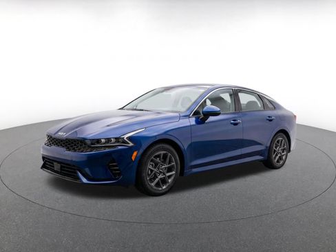 Used 2025 Kia K5 LXS FWD image 3