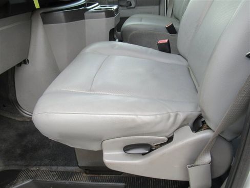 Used 2014 Ford E-250 and Econoline 250 Extended w/ Power Group image 29