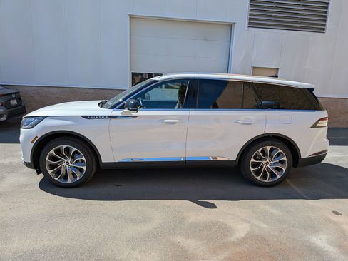 New 2026 Lincoln Aviator Reserve image 7