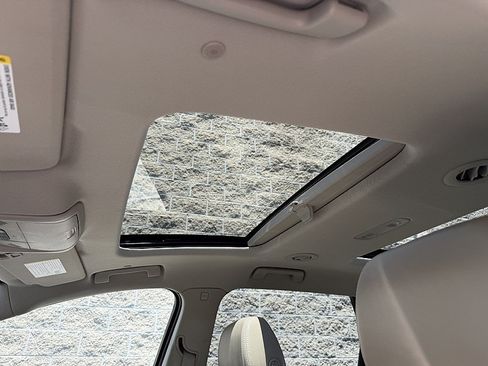 Used 2018 Buick Enclave Premium w/ Experience Buick Package FWD image 24