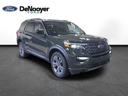 Used 2023 Ford Explorer XLT w/ Equipment Group 202A image 4