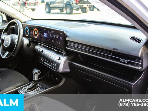 Used 2025 Hyundai Kona SEL FWD image 23