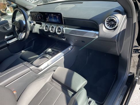 Certified 2025 Mercedes-Benz GLB 250 image 47