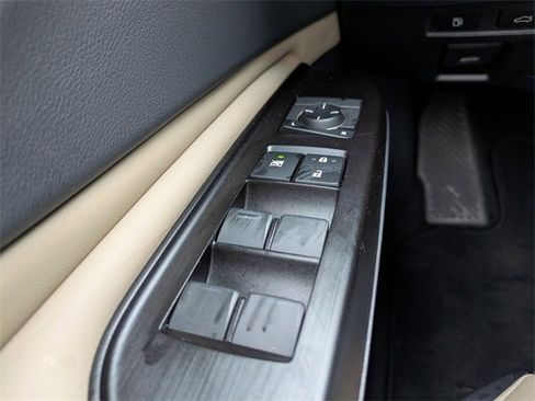 Used 2019 Lexus ES 350 Ultra Luxury image 25