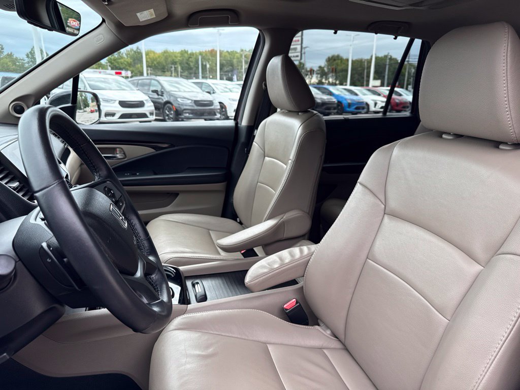 Used 2022 Honda Pilot Touring image 32