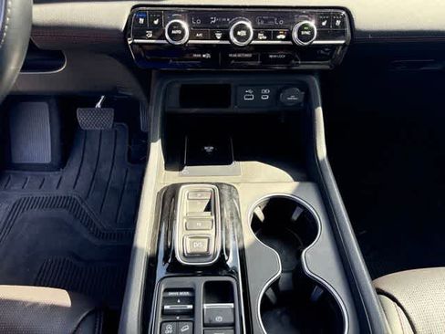Used 2025 Honda Pilot Black Edition image 19