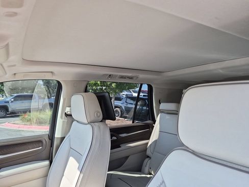 Used 2021 GMC Yukon Denali w/ LPO, Illumination Package AWD/4WD image 33
