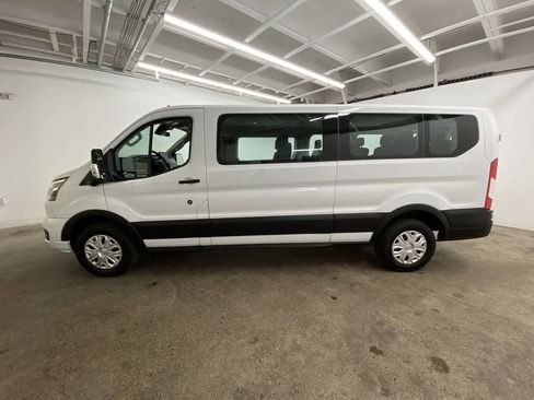 Used 2023 Ford Transit 350 XLT image 3