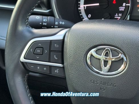 Used 2023 Toyota Highlander XLE image 15