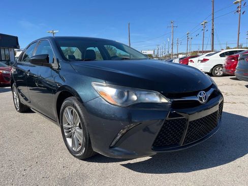 Used 2016 Toyota Camry SE image 7