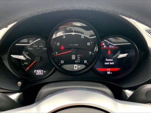Used 2018 Porsche 718 Cayman RWD image 17