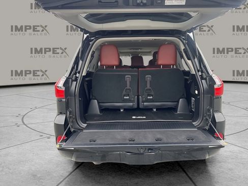Used 2021 Lexus LX 570 4WD w/ Luxury Package image 32