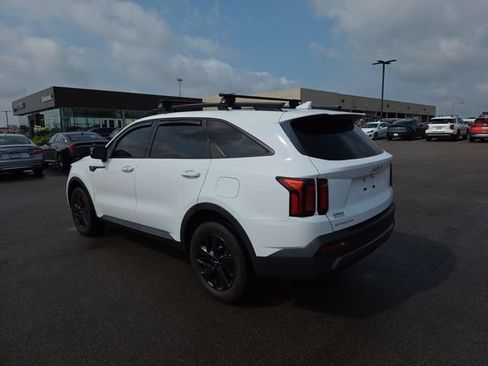 Used 2023 Kia Sorento S w/ Panoramic Sunroof Package AWD/4WD image 2