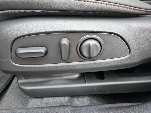 New 2026 Chevrolet Trax RS w/ Sunroof Package image 25