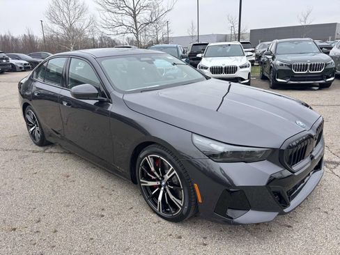 New 2026 BMW 550e xDrive image 3