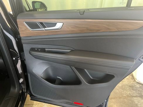 New 2026 Volkswagen Atlas SE image 23