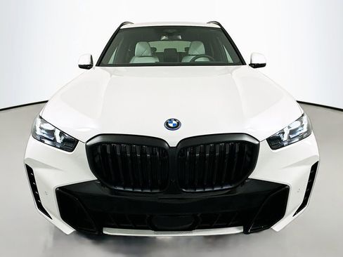 New 2026 BMW X5 xDrive50e w/ Executive Package image 2