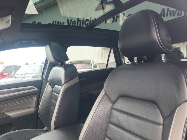 Used 2023 Volkswagen Atlas Cross Sport SEL AWD/4WD image 15