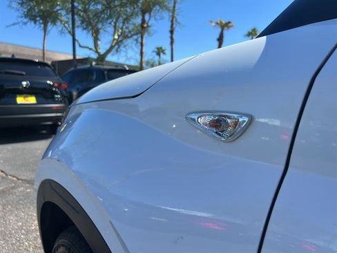 Used 2021 Hyundai Venue SE image 12