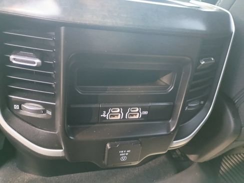 Used 2020 RAM 1500 Big Horn AWD/4WD image 9