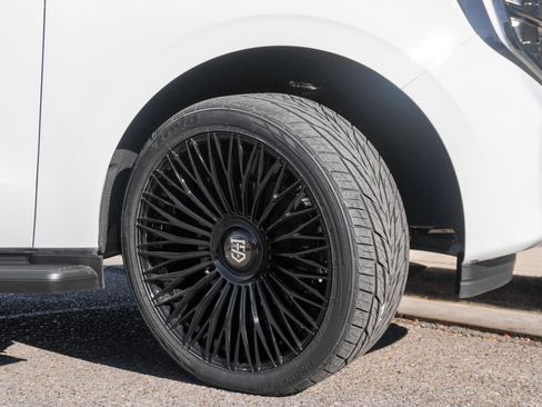 New 2025 Ford Expedition Active AWD/4WD image 13