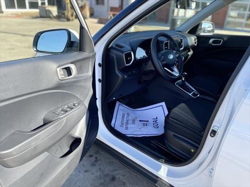 New 2026 Hyundai Venue SEL image 8