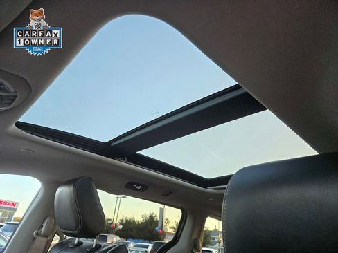 Used 2023 Chrysler Pacifica Limited FWD image 19