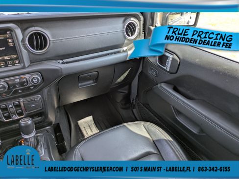 Used 2023 Jeep Wrangler Unlimited Sahara w/ Cold Weather Group AWD/4WD image 16