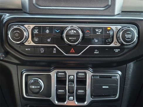 Used 2023 Jeep Wrangler Unlimited Sport image 16