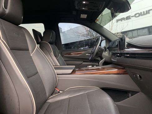 Used 2021 Cadillac Escalade Premium Luxury w/ Driver Assist Tech Package image 35