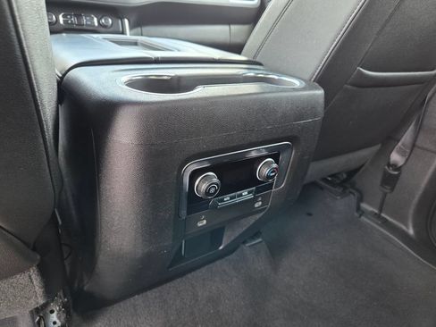 Used 2023 Chevrolet Tahoe LT RWD image 9