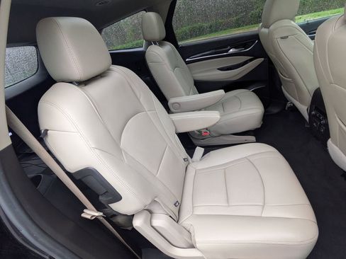 Used 2019 Buick Enclave Essence image 29