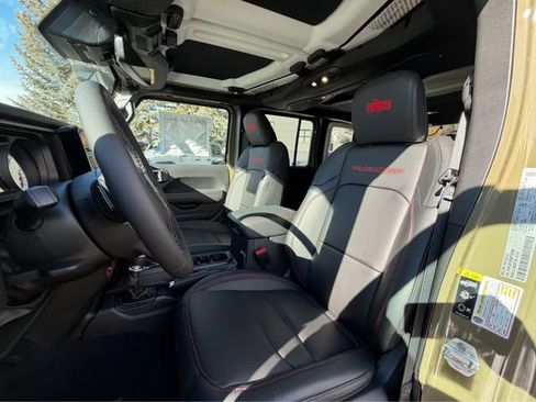 New 2025 Jeep Wrangler Unlimited Rubicon w/ Convenience Group AWD/4WD image 25