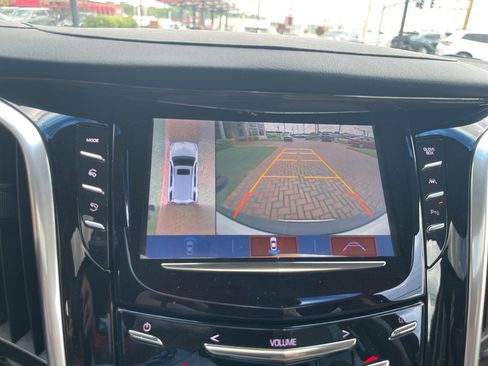 Used 2020 Cadillac Escalade Premium Luxury AWD/4WD image 25